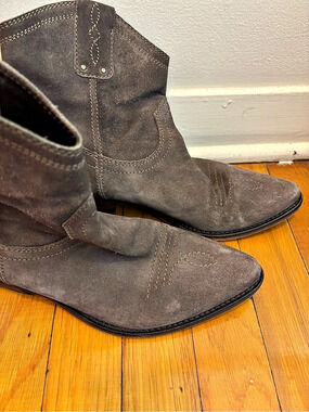 Gianluca Tombolini Brown Suede Western Ankle Boots Pull On. EU 38, US 7.5. Italy